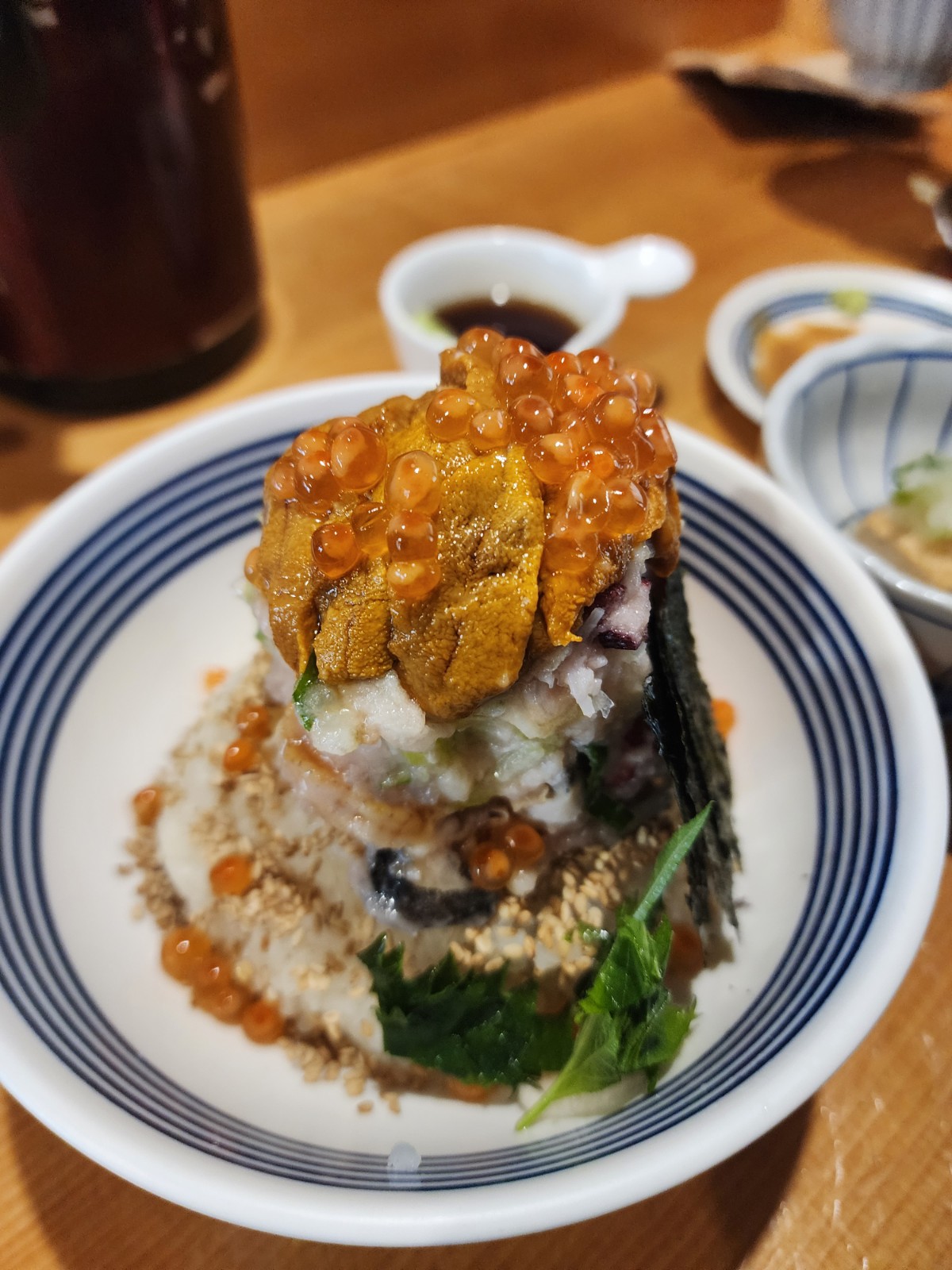 우니 카이센동