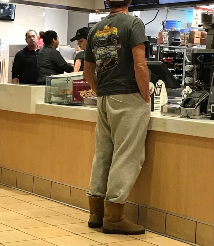 어그 부츠를 착용한 해외 스트릿 사진