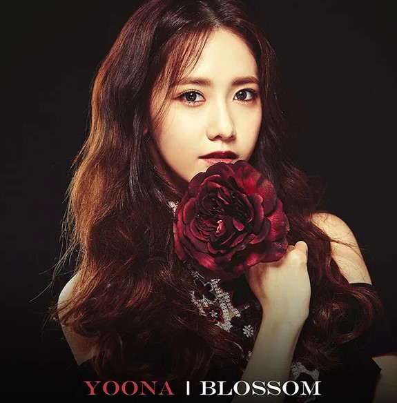 윤아, 근황 공개로 팬들 깜짝! 최근 인기 비결 분석