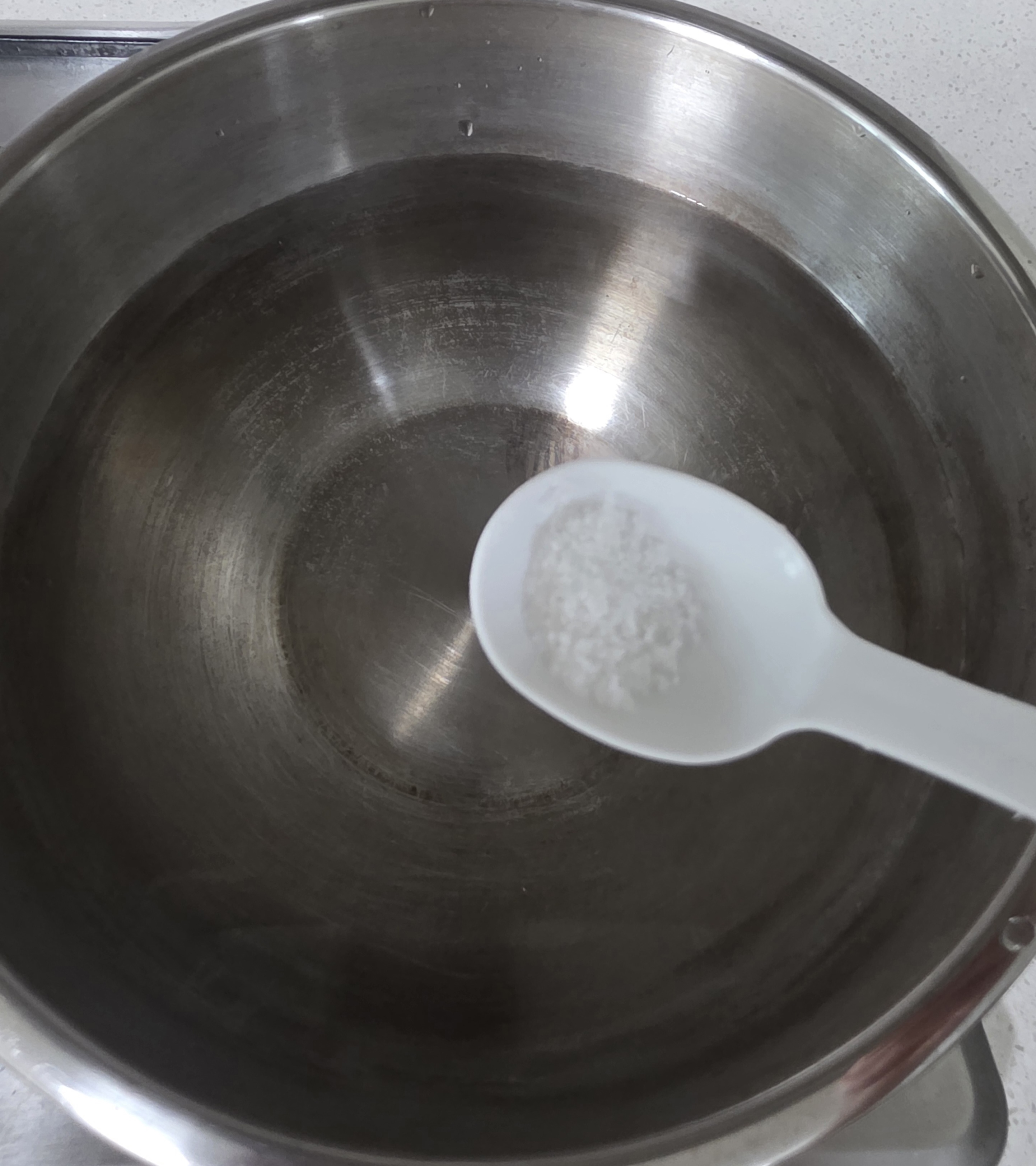 소금물에-데쳐요.