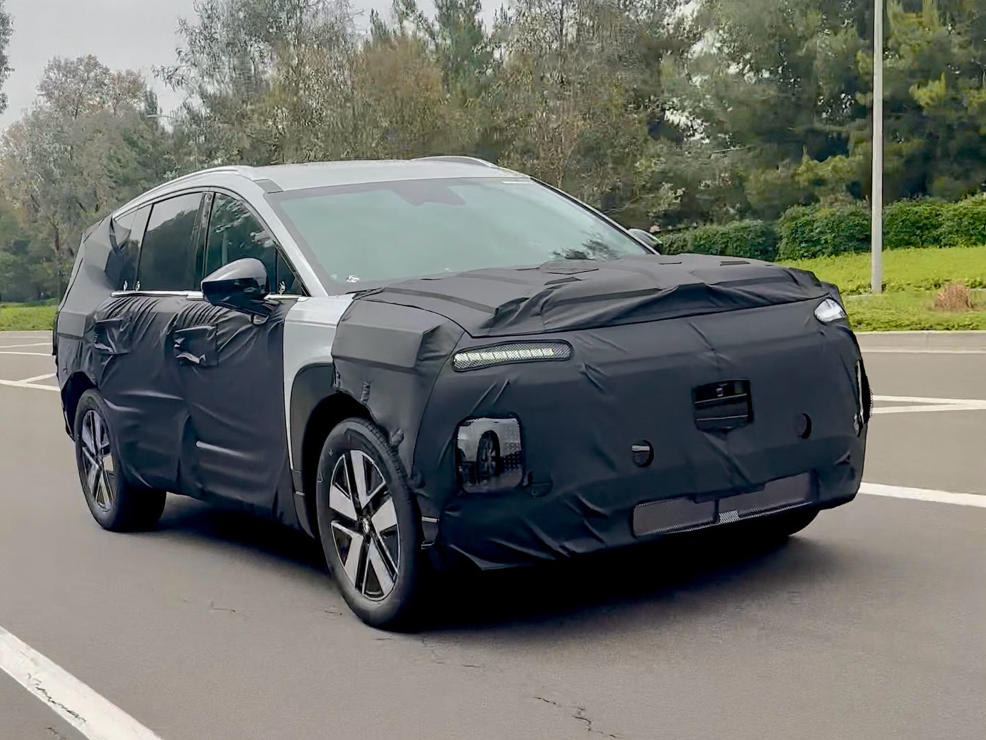 현대자동차 대형 전기 SUV 아이오닉 7 테스트카 스파이샷