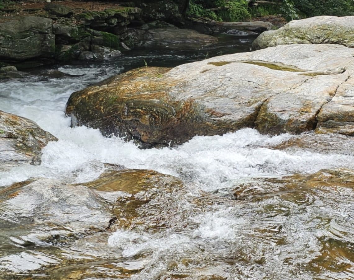 수동계곡이 흐르는 모습_3