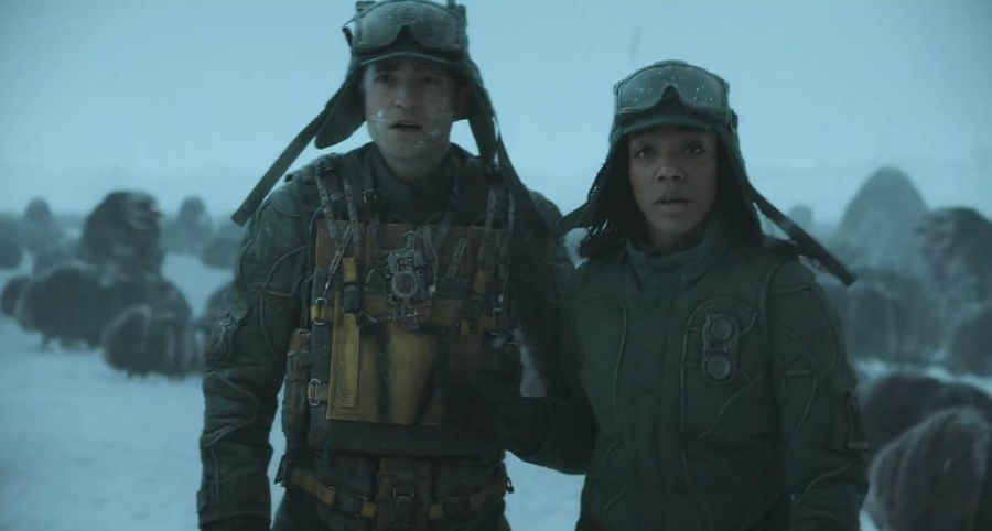 영화 미키 17 완벽 분석 - 단순 SF가 아닌 인간 정체성에 대한 깊은 탐구