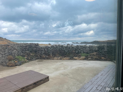 제주도 카페 추천- 조천-바다뷰-시소