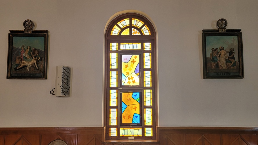 삼척 성내동성당 십자가의 길, 스테인드글라스 사진