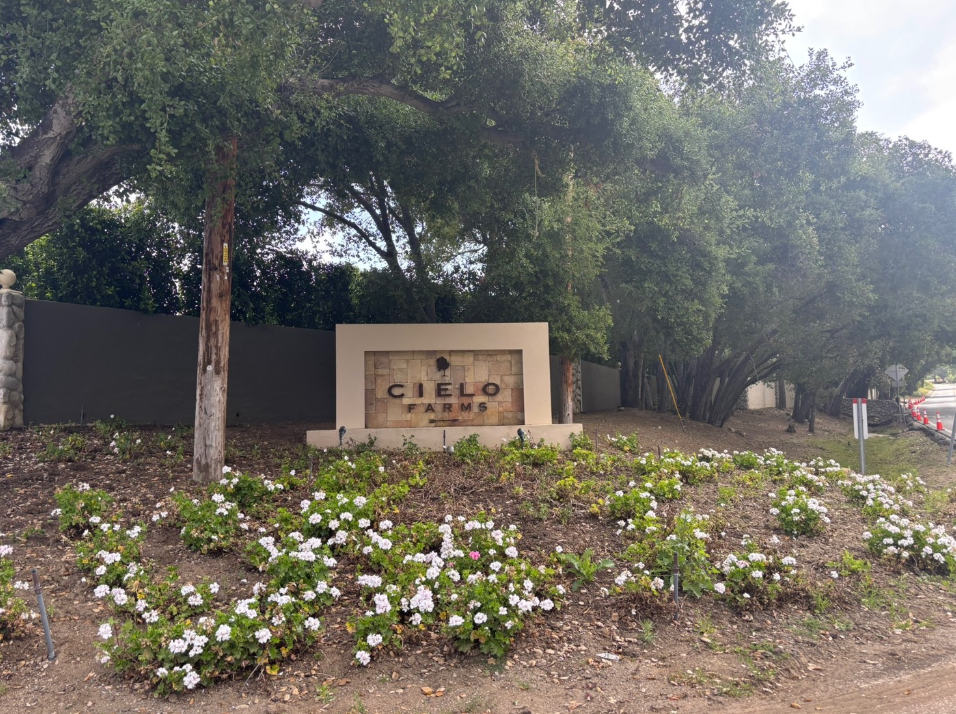 Cielo Farms (The Barn) 와이너리 사인 이미지