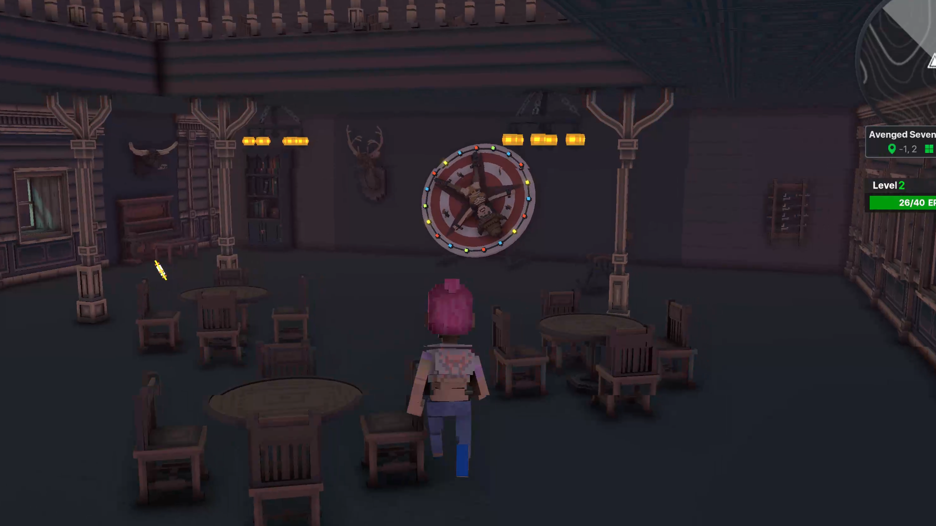 돌림판에 묶여있는 사람을 발견했다.