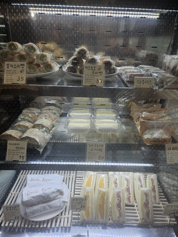 냉장빵-다크초코소라빵-말차소라빵-다쿠아즈-치아바타샌드위치-사라다빵-과일산도