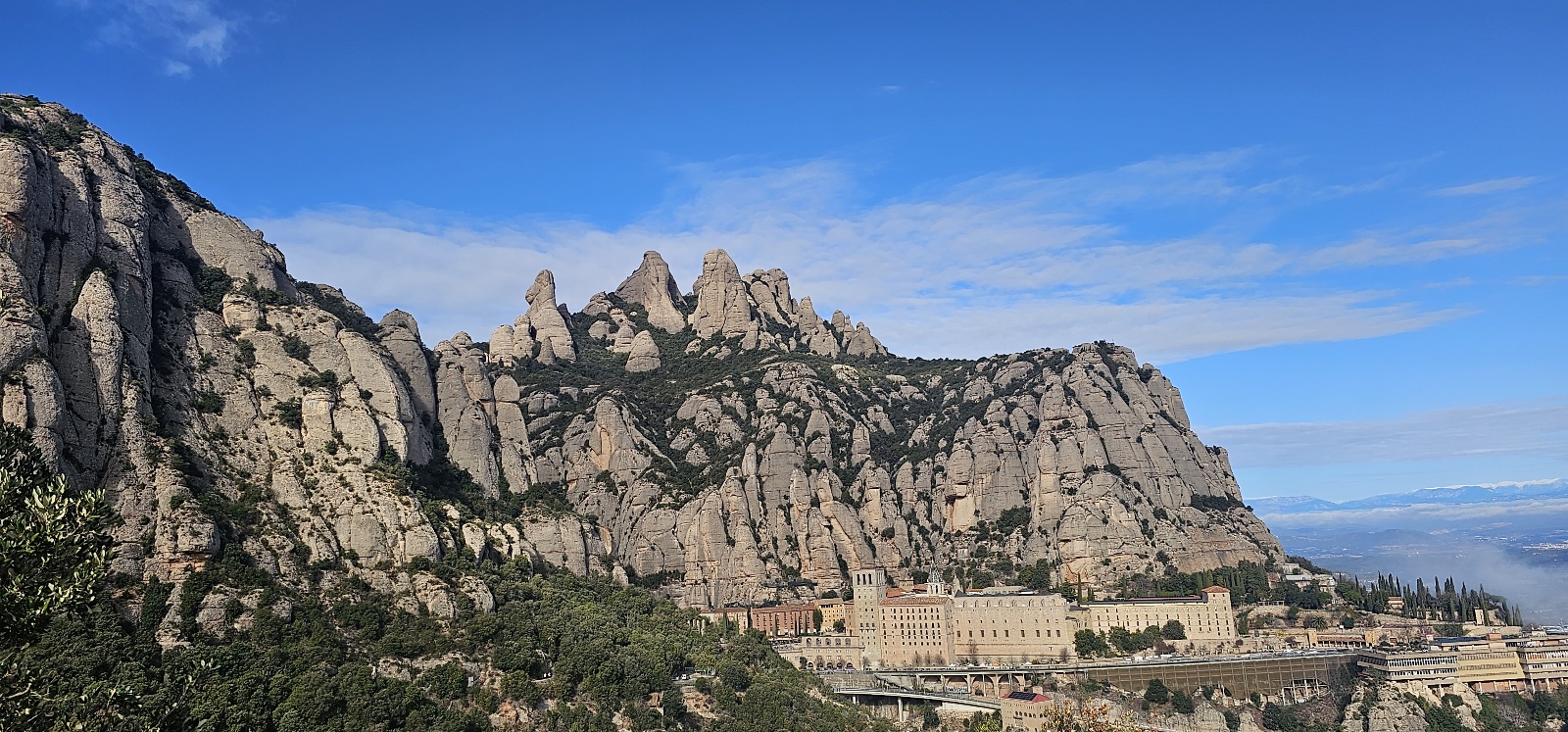 몬세라트 산과 수도원