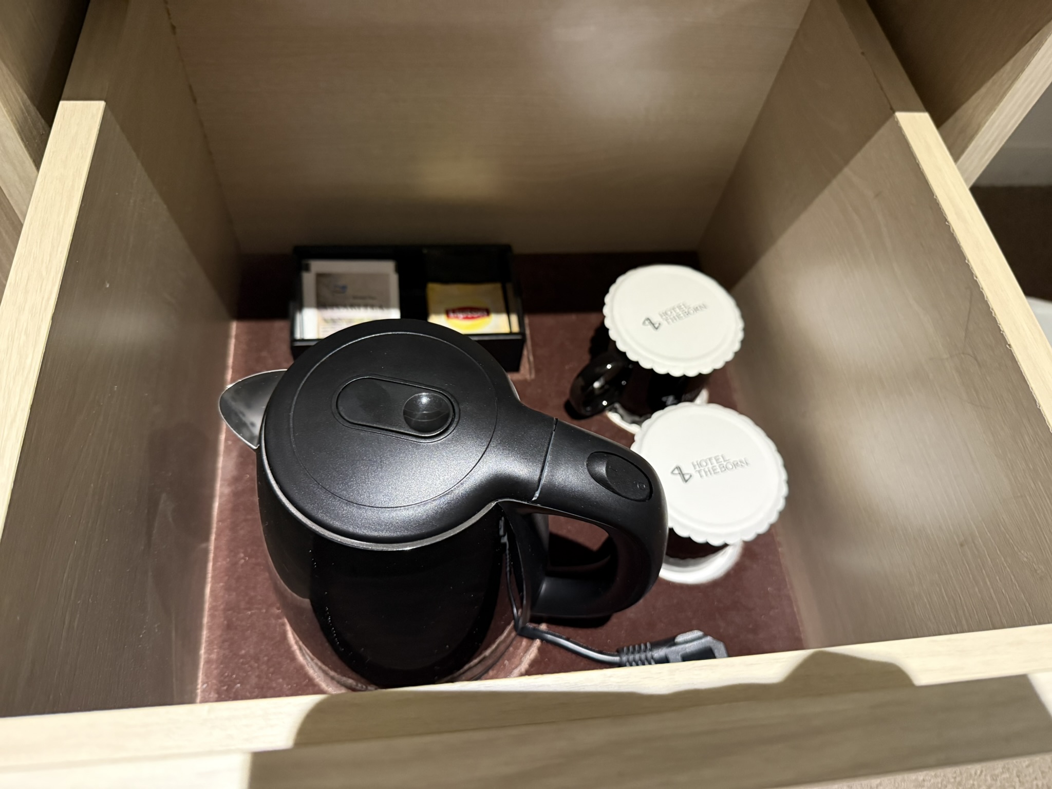 더본 객실 티, 커피 포트