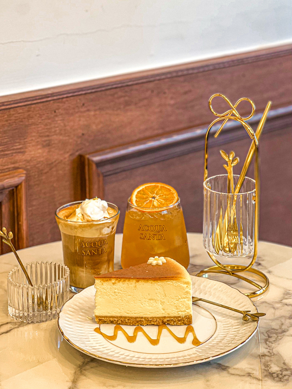 아쿠아산타 성수카페