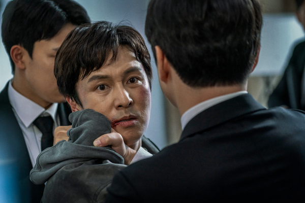 멱살-잡힌-김동완