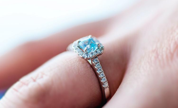 파란 보석 아쿠아마린