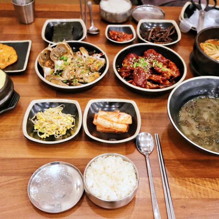 제209회 놀라운토요일 게장정식 백반 정혁 황민현 더보이즈 주연 추천 놀토 부천 중동 사랑 시장 맛집 소개