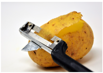 감자를 깎아두면 색이 변하는 이유