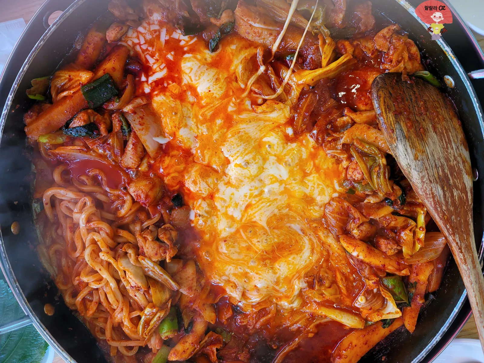 경기-남양주시-다산동-유정-춘천-닭갈비-2인분과-우동사리-모짜치즈핵폭탄-세트-큰철판-한가득- 치즈가-지글지글