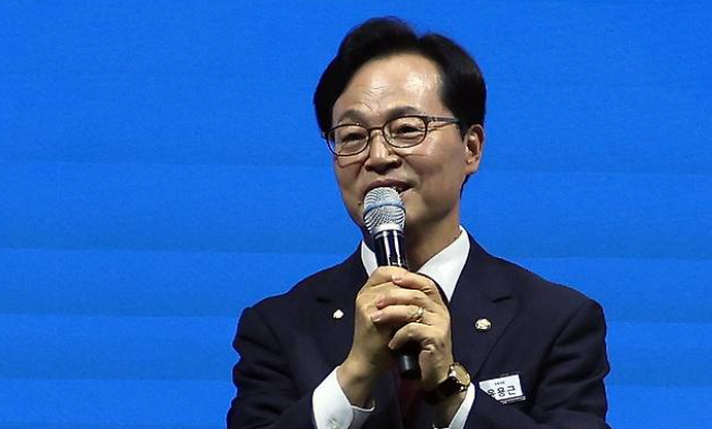 윤용근 국회의원