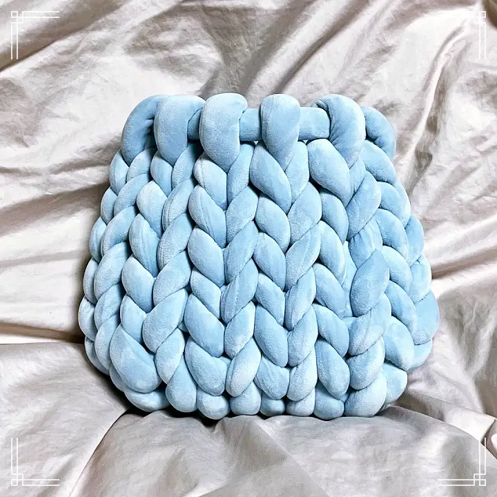 생생정보 조회 수 117만 뷰! 맨손으로 가방 뜨기 핸드니팅 방석 만들기 공방 전문가