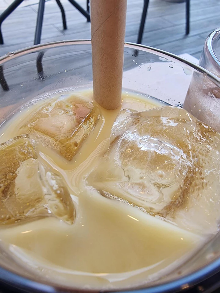 초당 옥수수 밀크티