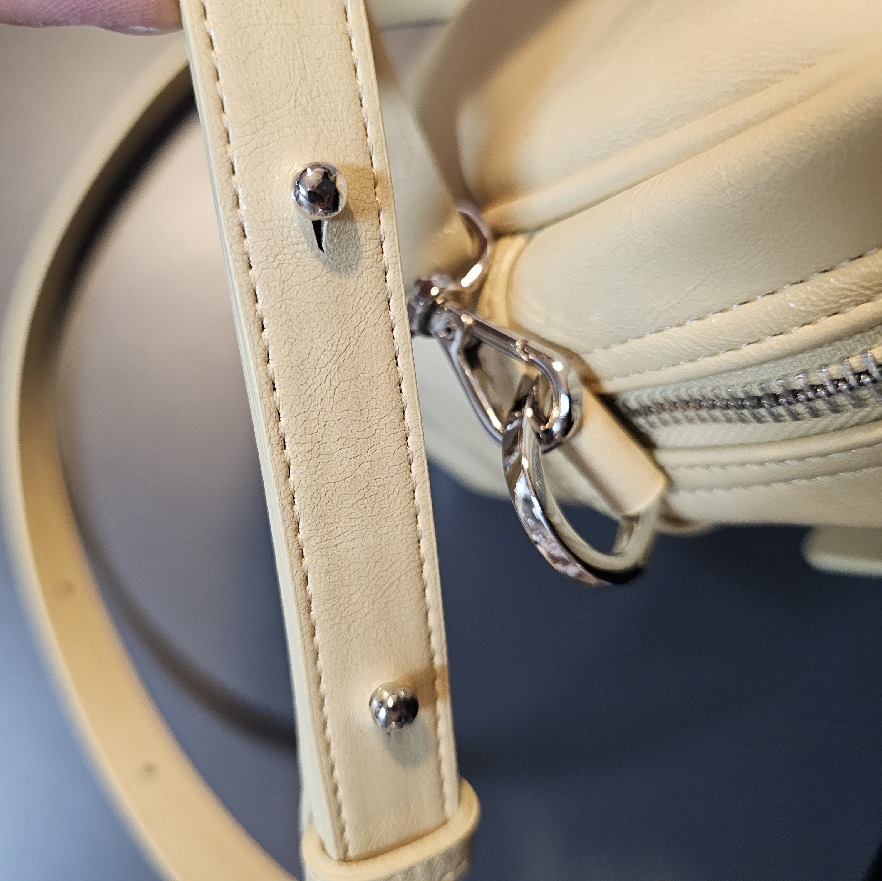 필인더블랭크 PK 미들 숄더백