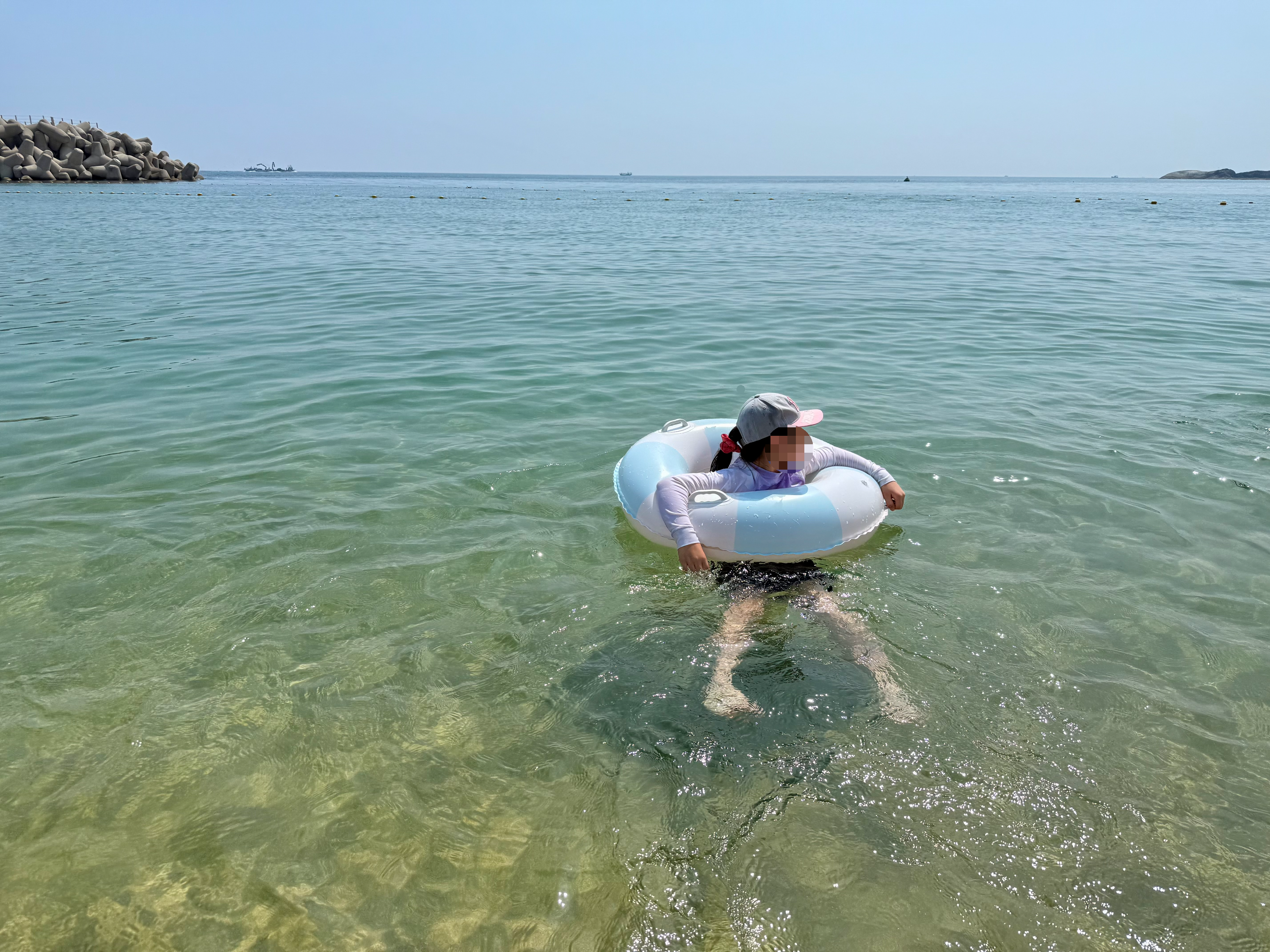 물 맑은 등대해수욕장 물놀이