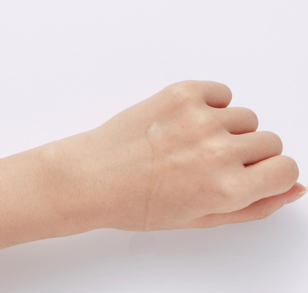 장미향 가득한 AHC 로즈 토너 500ml, 촉촉함과 저자극 사용감까지 확인해보세요