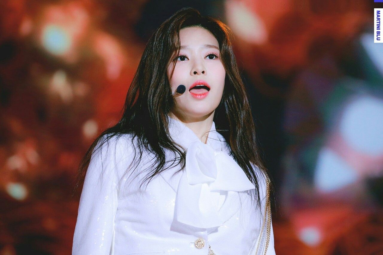 아이즈원 김민주 최애사진