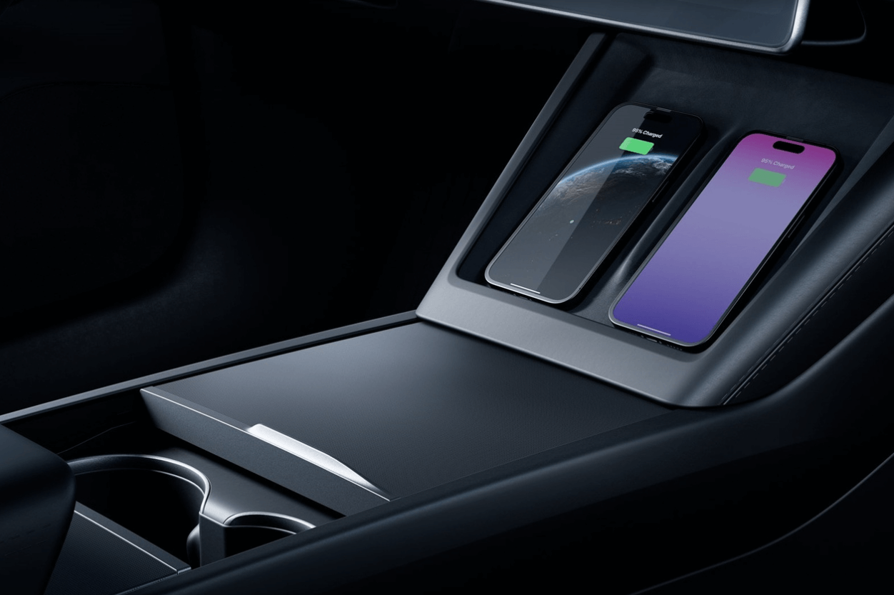 테슬라모델3의 내부 휴대폰충전하는곳