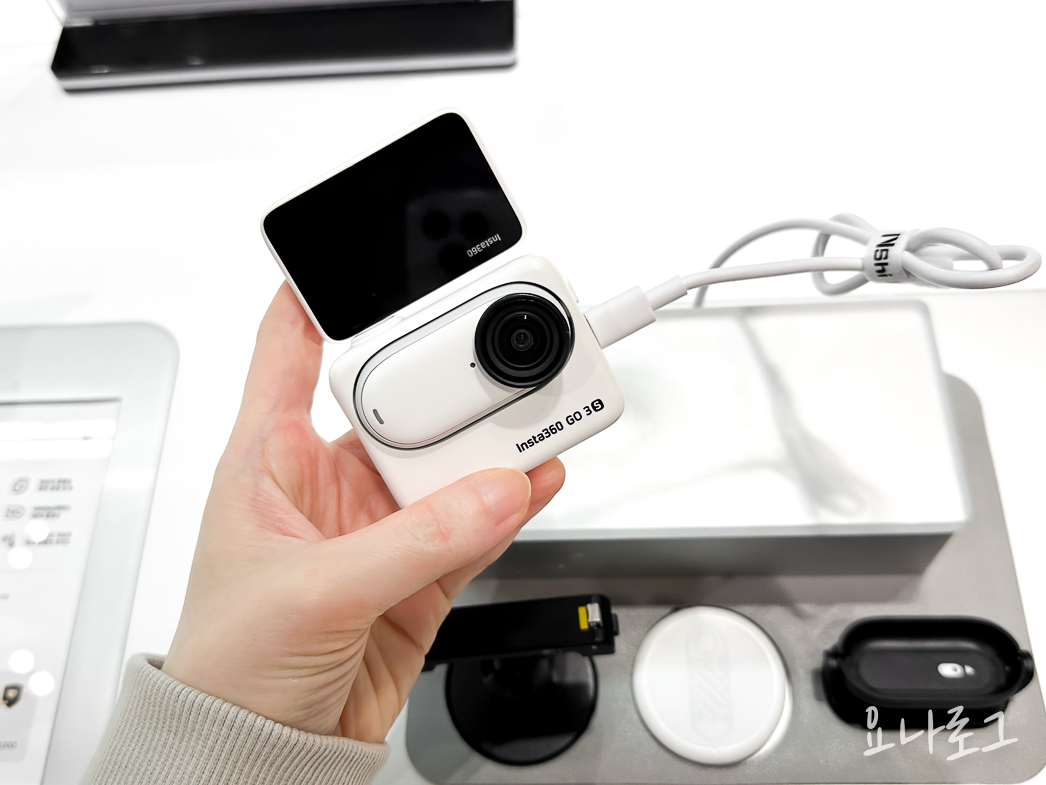 insta360 GO3S instaGO3S 액션캠 액션캠추천 브이로그 브이로그카메라 브이로그카메라추천 카메라 카메라추천 현대백화점 판교현대백화점 여행준비 인스타360 대학생선물 선물추천 여자친구선물 남자친구선물