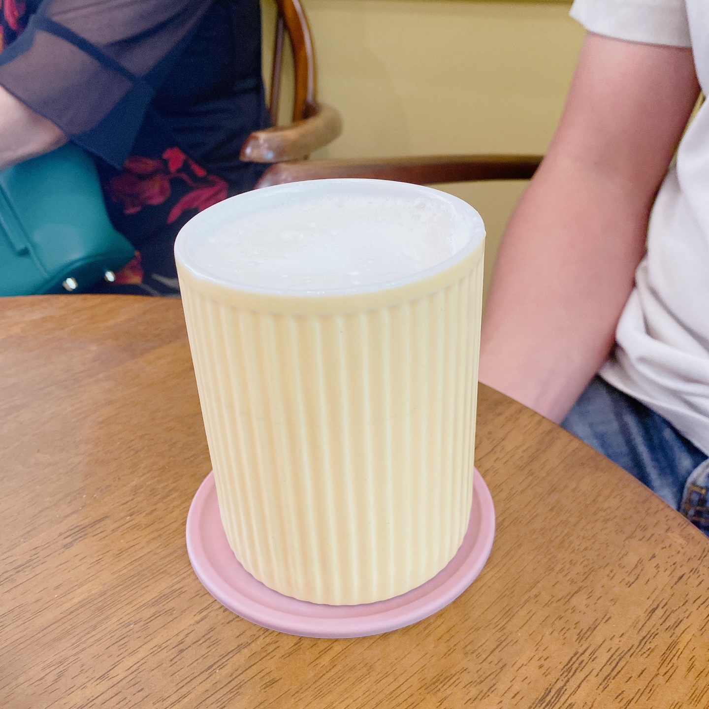 라룬드파리(la lune de paris)카페 경기 화성 동탄 반송동 센트럴파크 주차 베이커리 르꼬르동블루 파티시에 케이크 샌드위치 까눌레