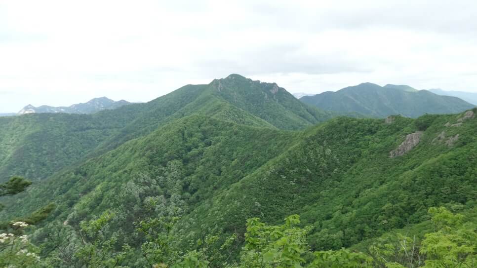 100대 명산 등산하기 마흔네번째 괴산 청화산 단아한 바위 능선과 깊은 숲이 어우러진 소백산맥의 숨은 명산