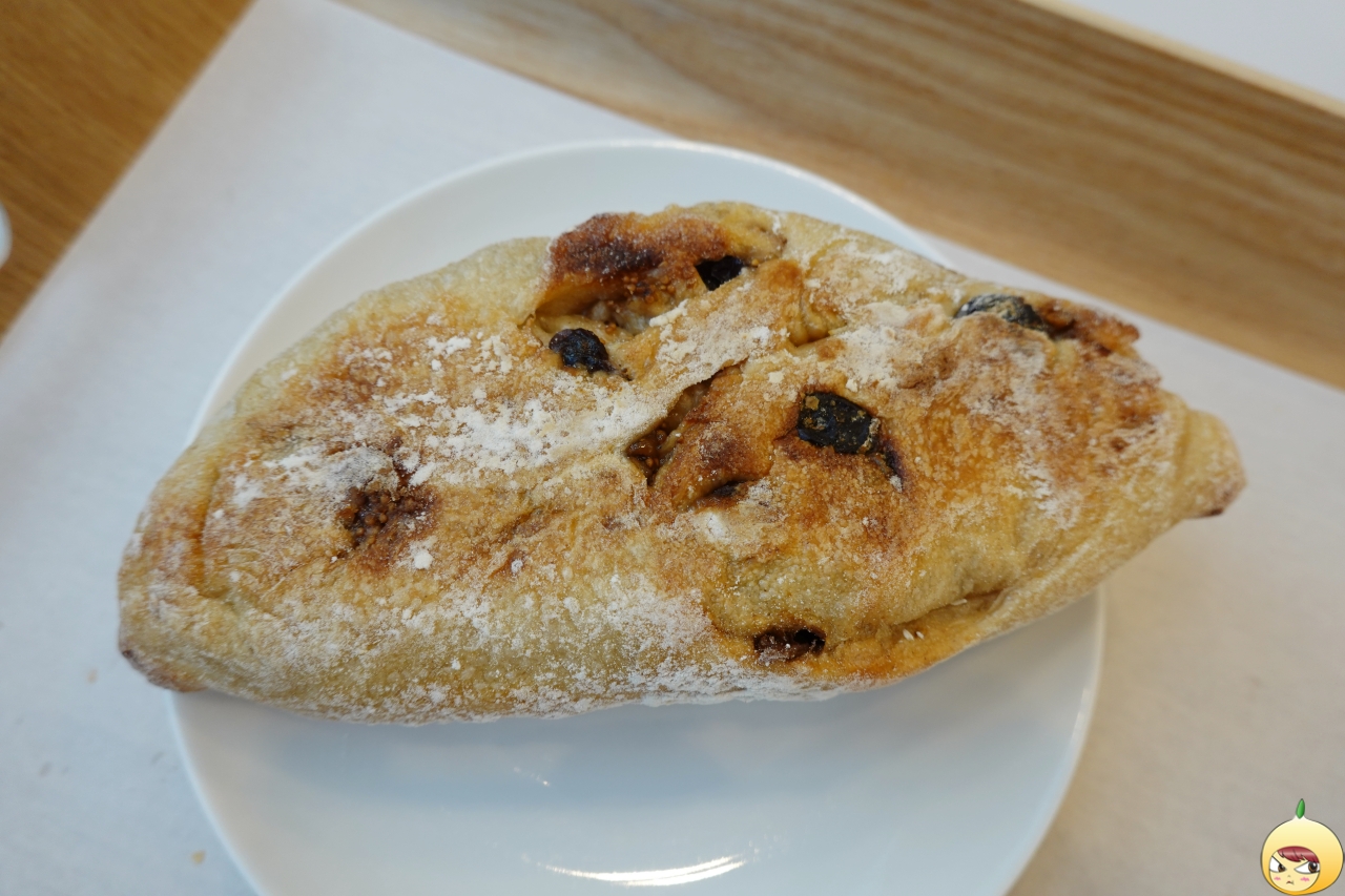 호밀빵무화과꺔빠뉴 뒷면