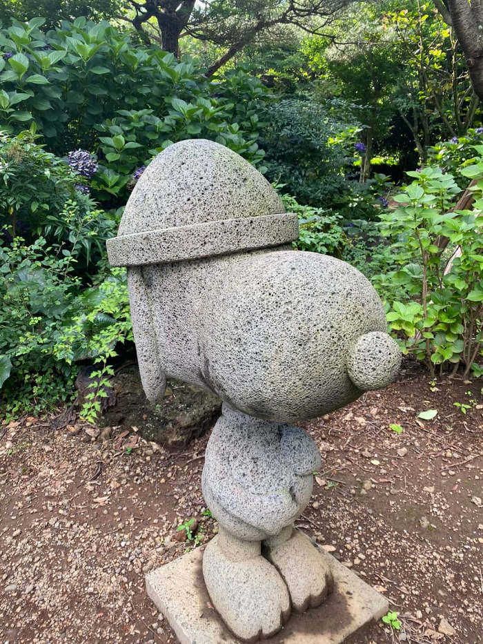 스누피가든-실외사진-돌하르방