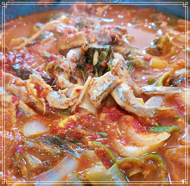 생생정보 마당 남해 독일마을 생멸치 조림&#44; 멸치 쌈밥 맛집