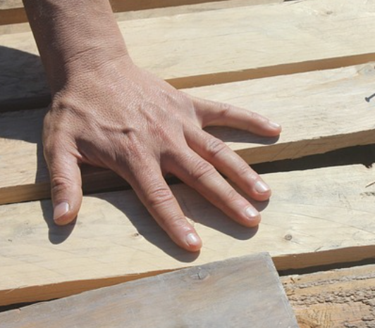 손톱으로 보는 건강상태 10가지