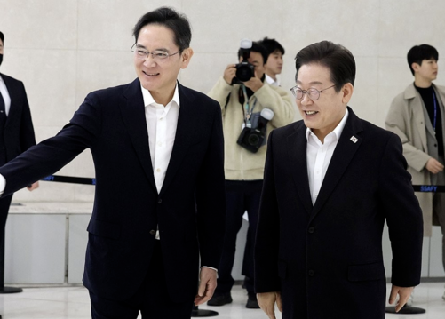 5大 그룹 총수와 마주 앉은 이재명, ‘실용 경제 대통령’의 첫 수업