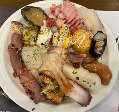 다양한롤초밥과회초밥