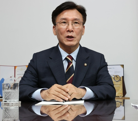 이재명 정부 첫 국무총리 후보자 김민석, 그는 누구인가?