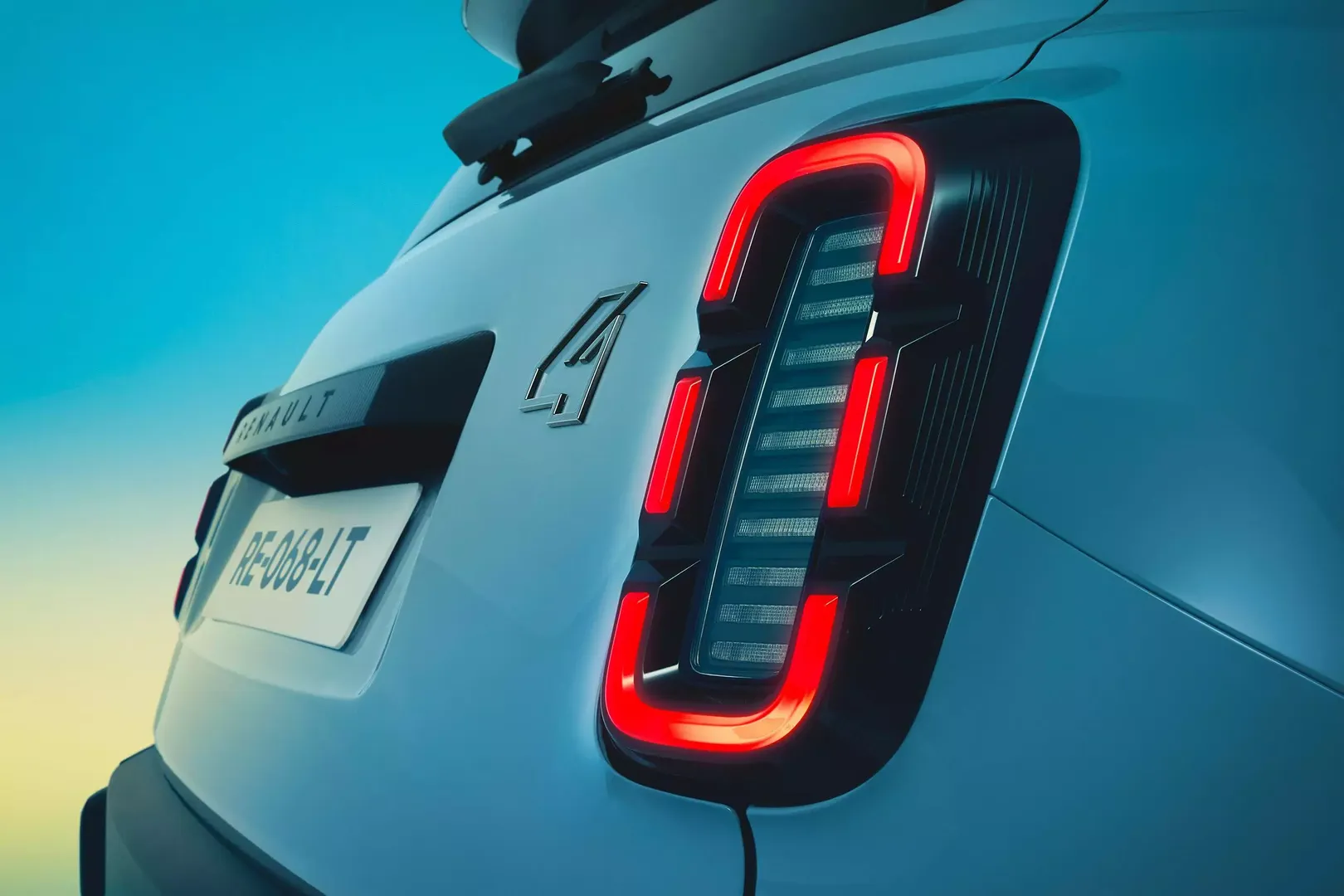 르노 4 E-Tech 플레인 쉬드 이미지