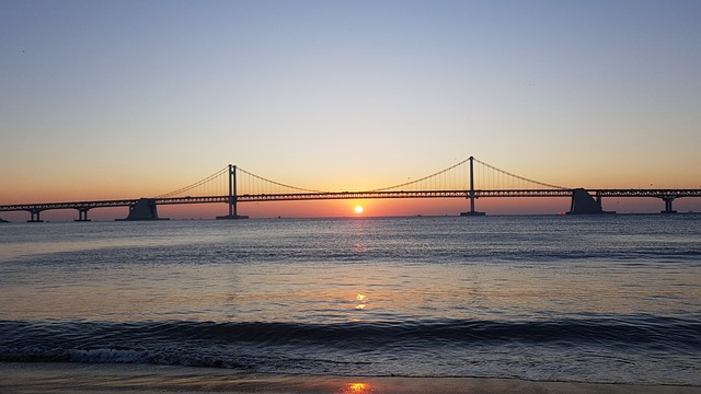 해지는 광안리