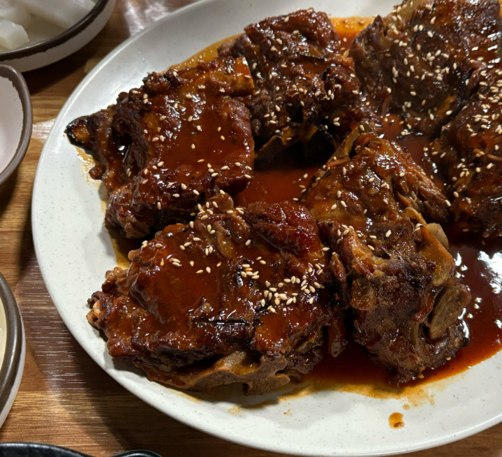 핸썸즈 경동시장 뼈구이