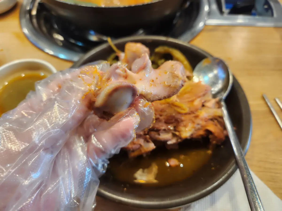 일산-맛집-옛골산더미감자탕-손쉽게-발려지는-뼈-발골