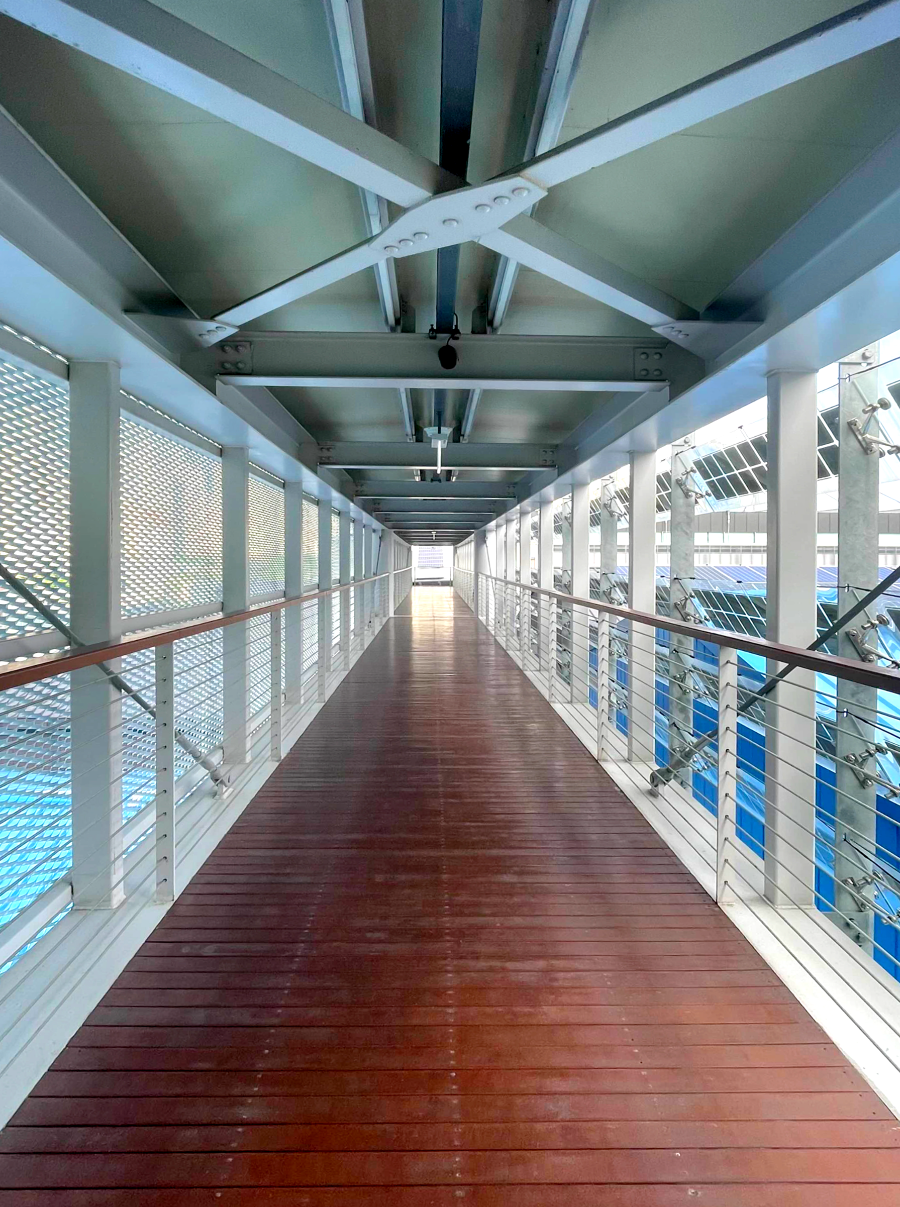 F1963 주차장에서 브리지로 이동