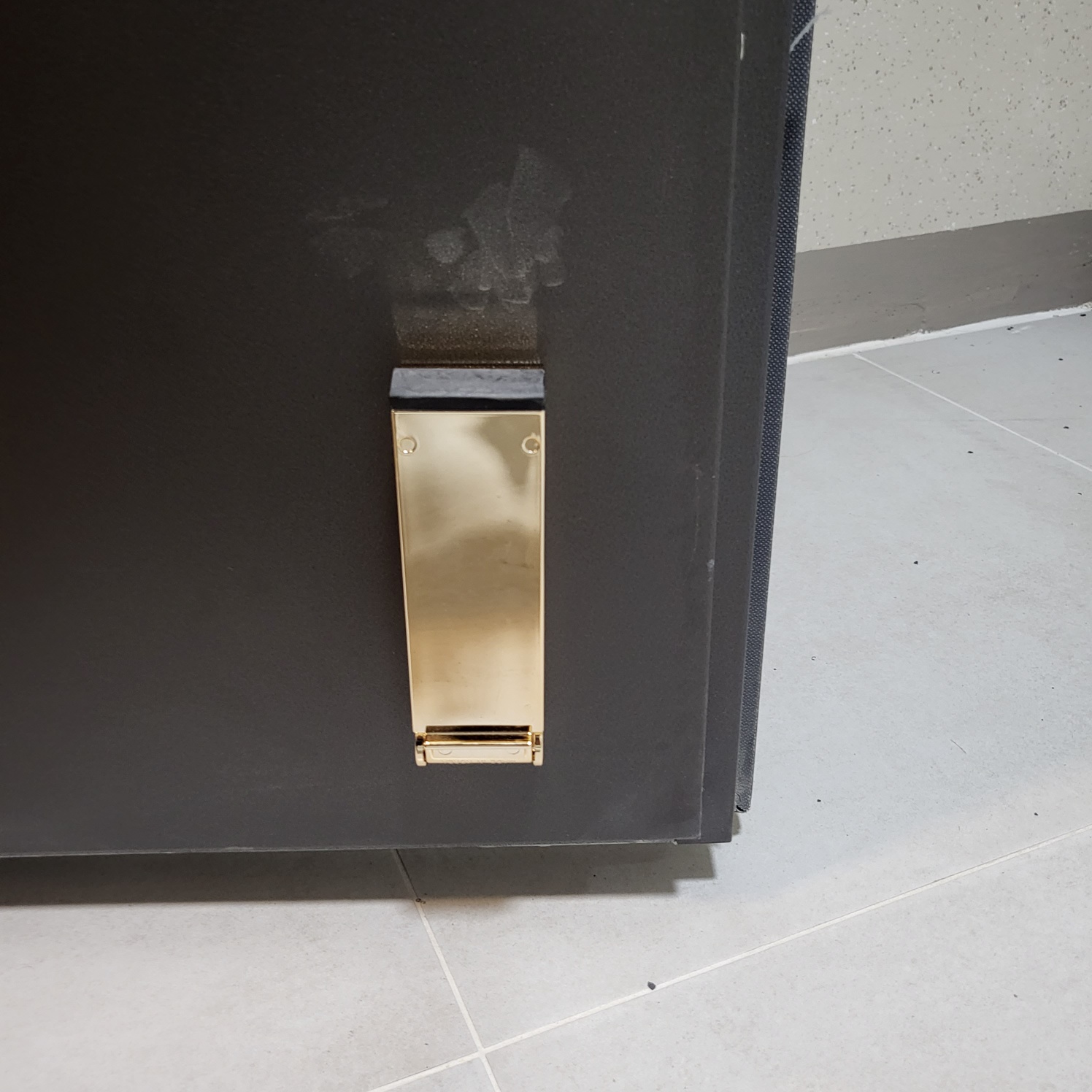 존버 도어스토퍼 부착 사진