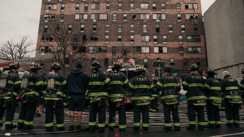필라델피아 뉴욕 아파트 화재로 수십명 사망 VIDEO: New York fire: At least 19 killed in apartment block blaze ㅣ 13 dead, including 7 children, in Philadelphia fire