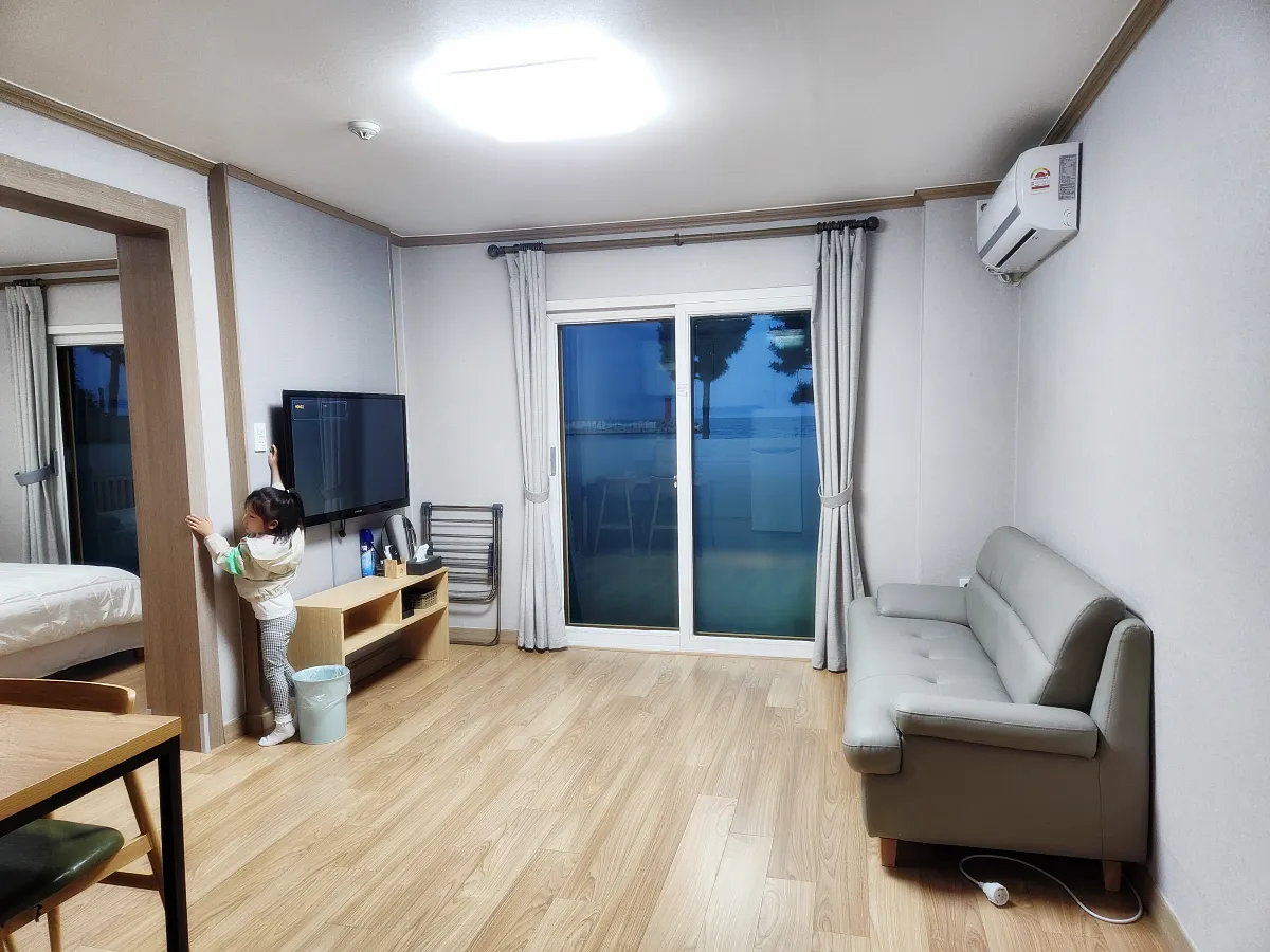 블리스펜션-1층-방-내부