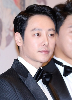 김동욱