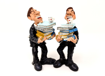 웃는 모습에 비해 너무 부담이 큰 세금