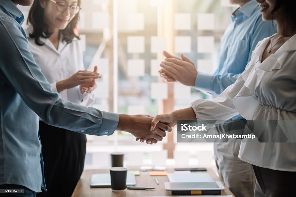 섬유회사에서 투자제국으로 태어나다