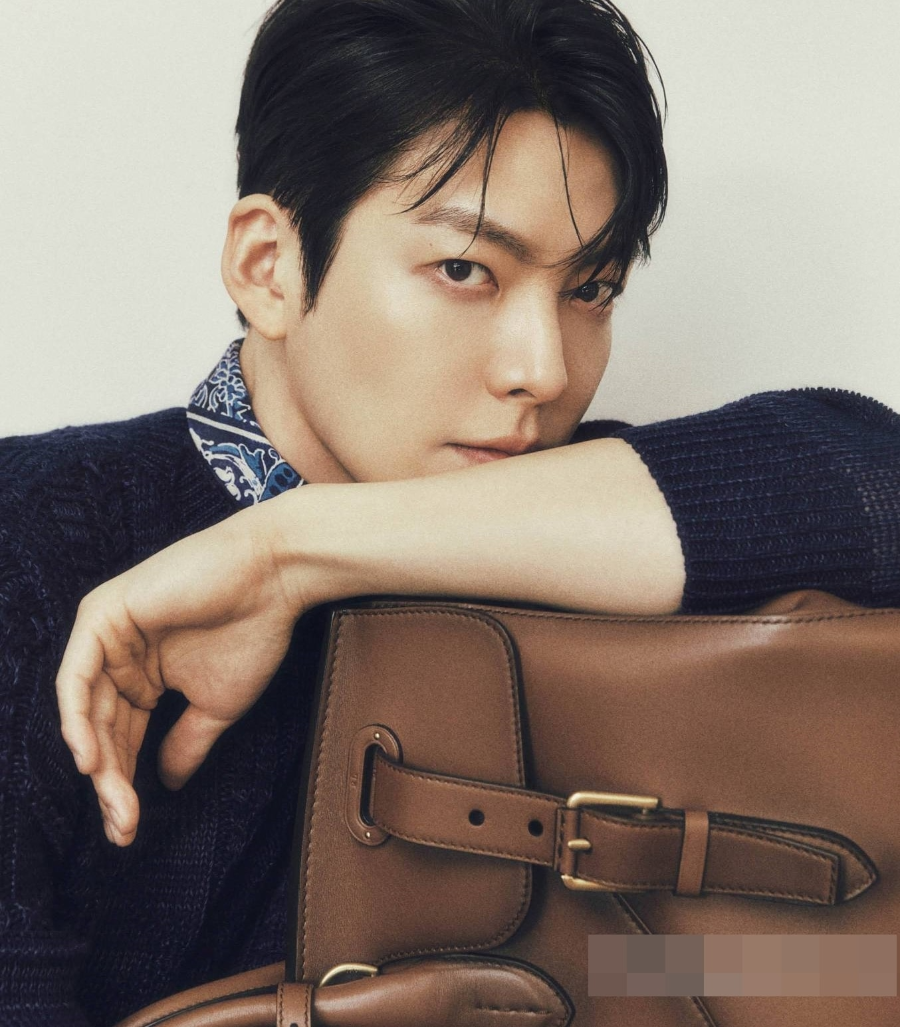 배우 김우빈